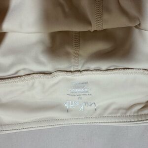 Lou & Grey Cream women’s golf skort